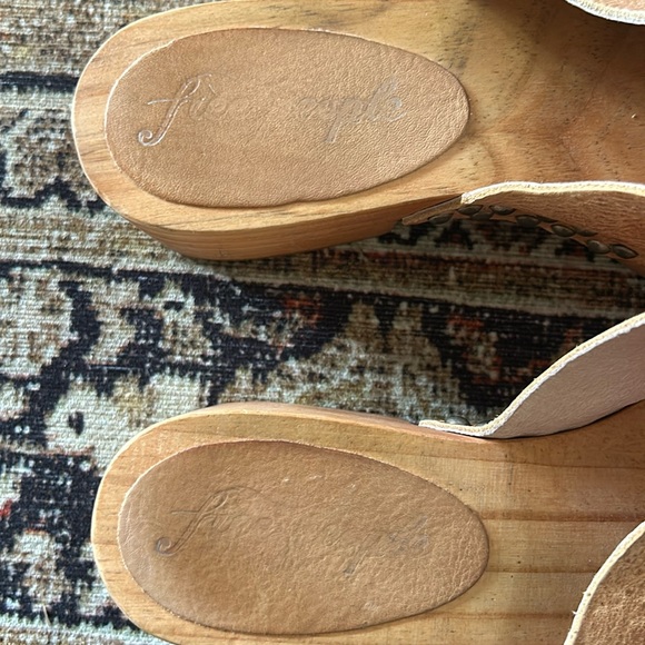 FREE PEOPLE Sonnet Clog in Natural Size 37 - Picture 7 of 11